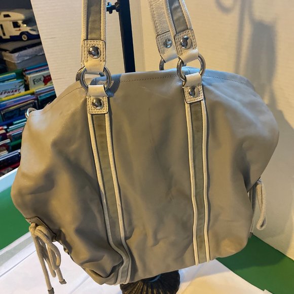 Coach - Picture 2 of 4